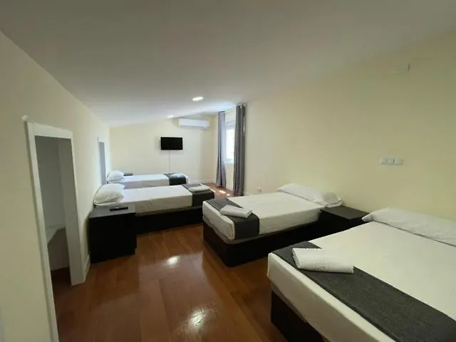 Chalet Pension Rooms Abril